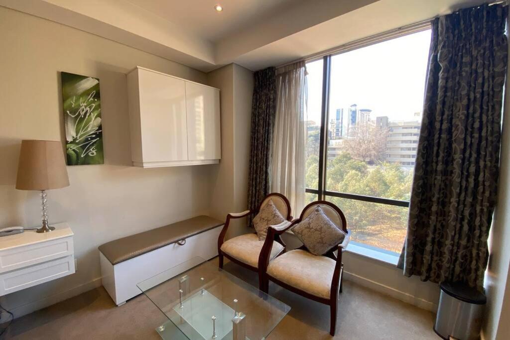 Dante'S Sandton Skye Apartment Johannesburg Exterior photo